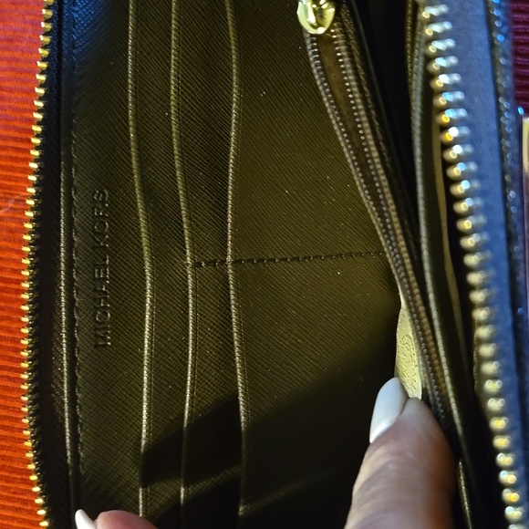 Wallet - Picture 3 of 5